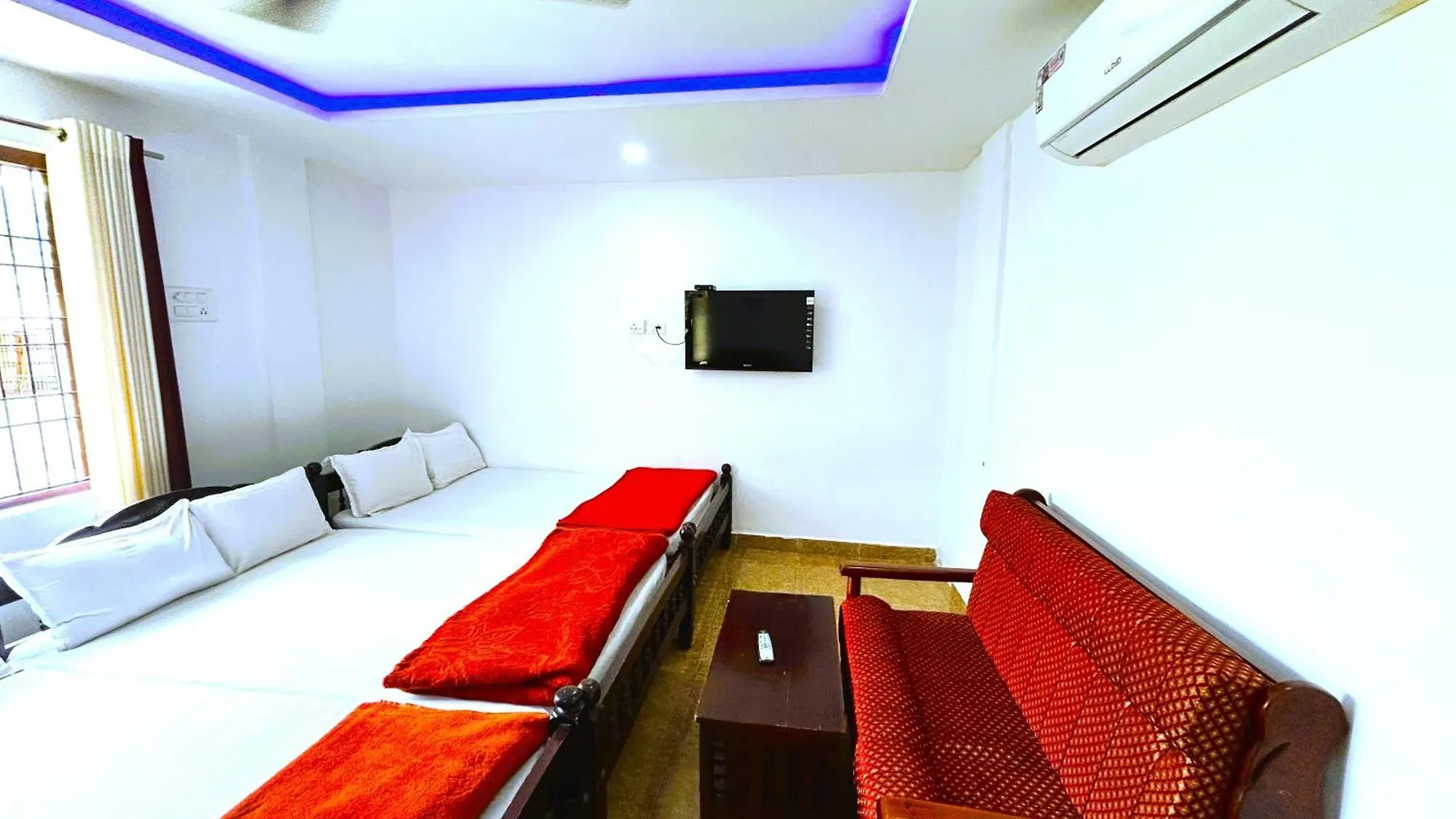 Deluxe Residency Hotel Kalpetta India