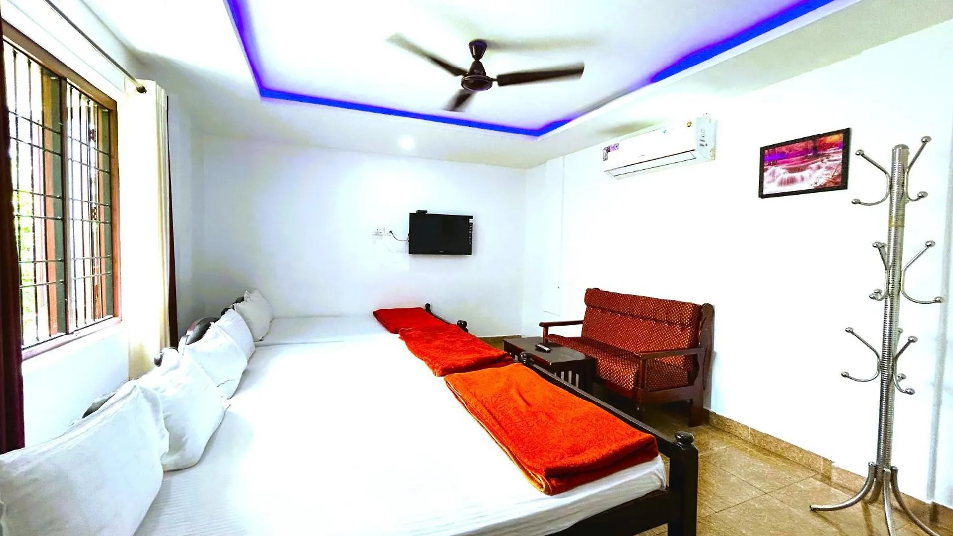 Deluxe Residency Hotel Kalpetta
