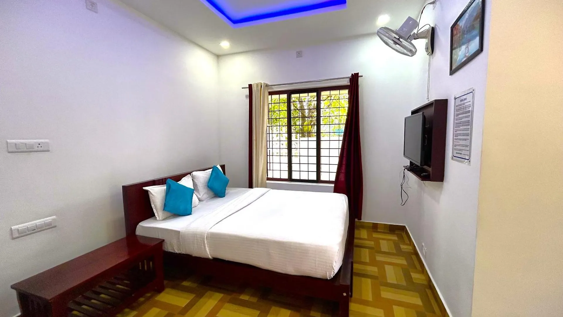 Deluxe Residency Hotel Kalpetta 5*,  India
