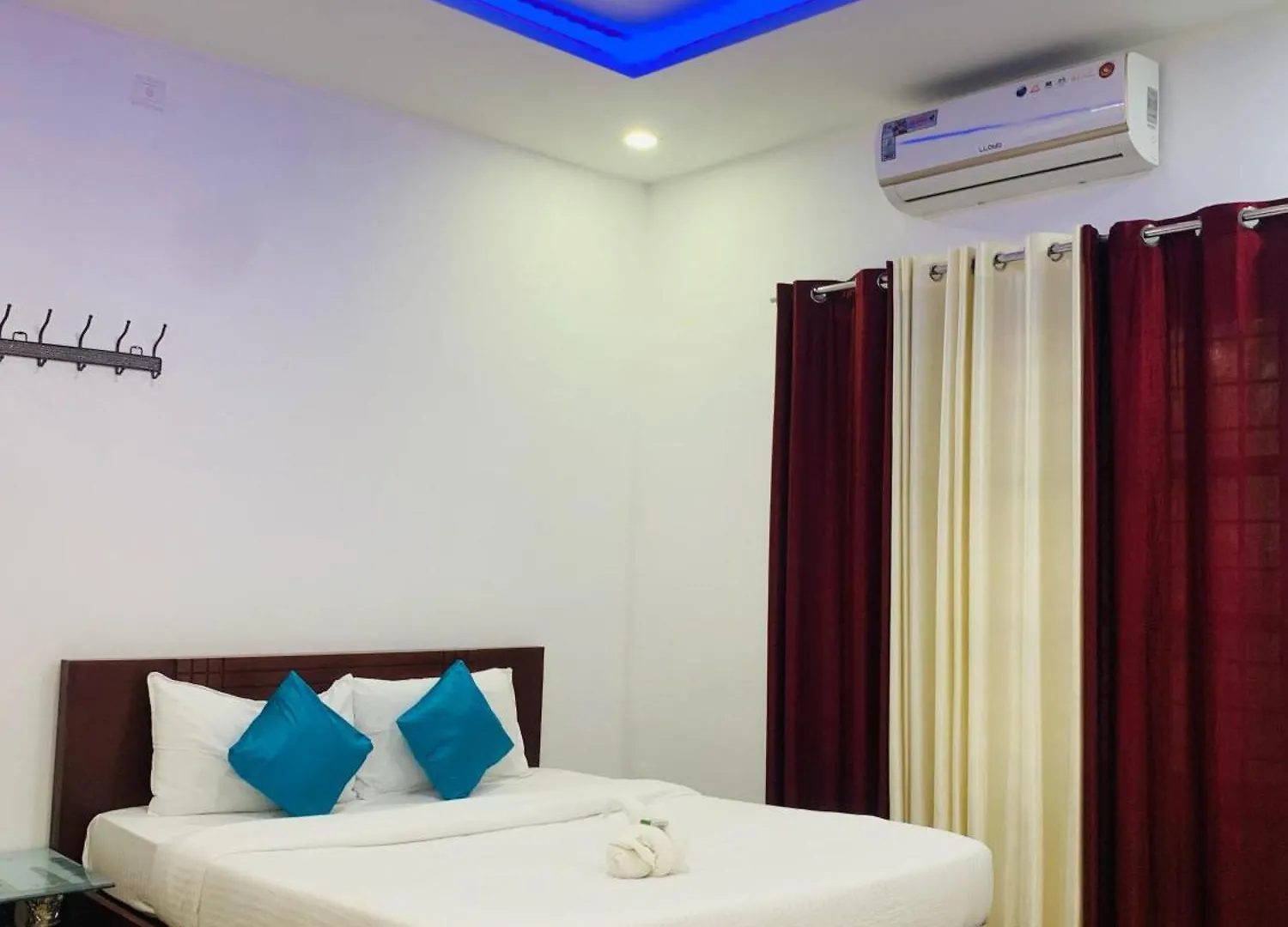 Deluxe Residency Hotel Kalpetta Guest house