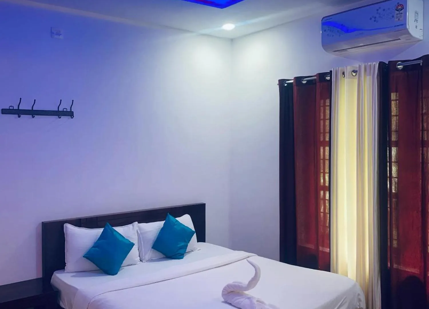 Deluxe Residency Hotel Kalpetta 5*,  India