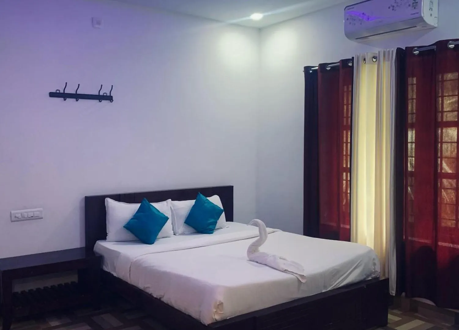 Deluxe Residency Hotel Kalpetta