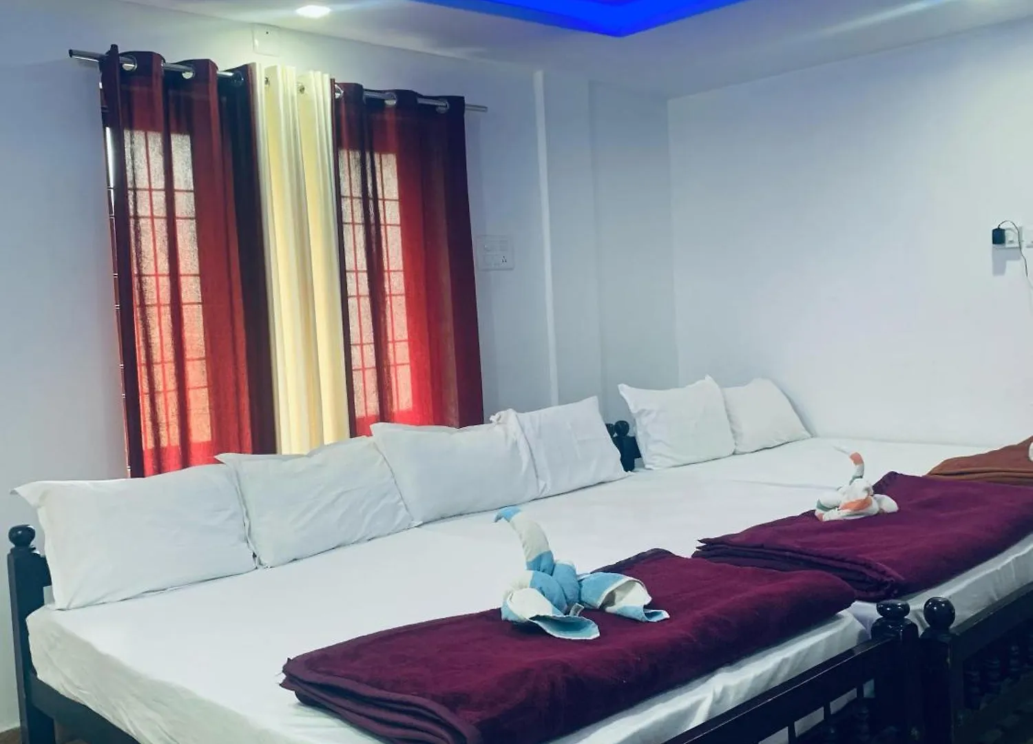 Deluxe Residency Hotel Kalpetta Guest house