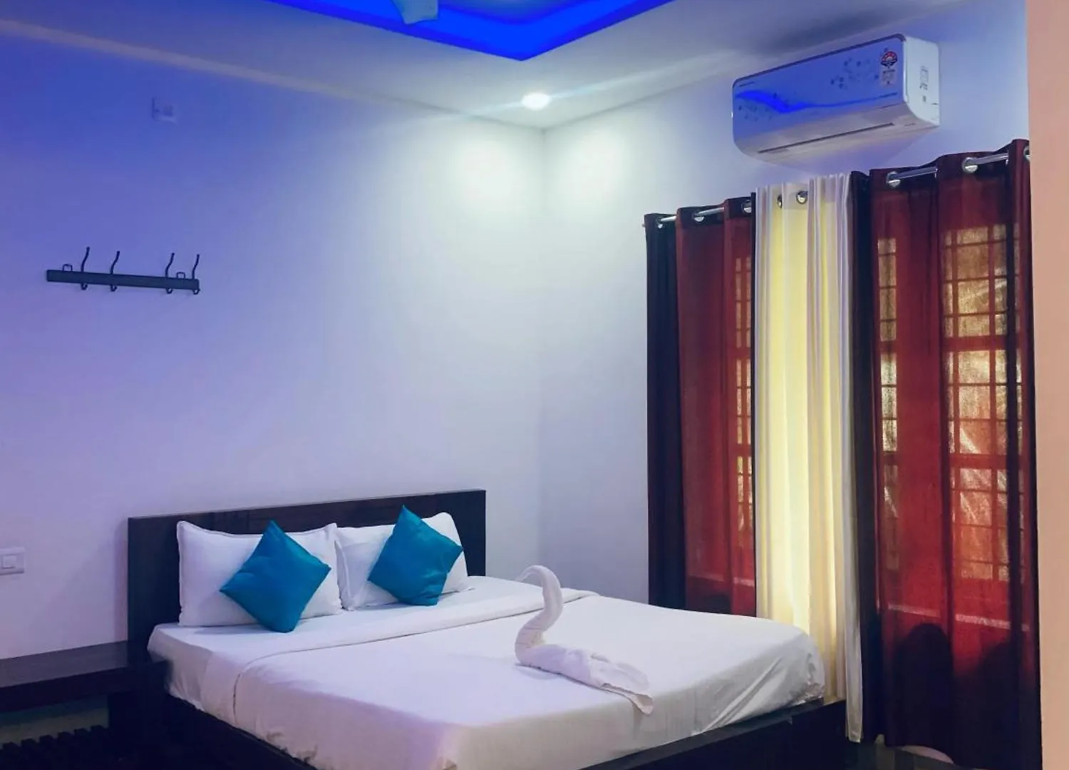 Deluxe Residency Hotel Kalpetta