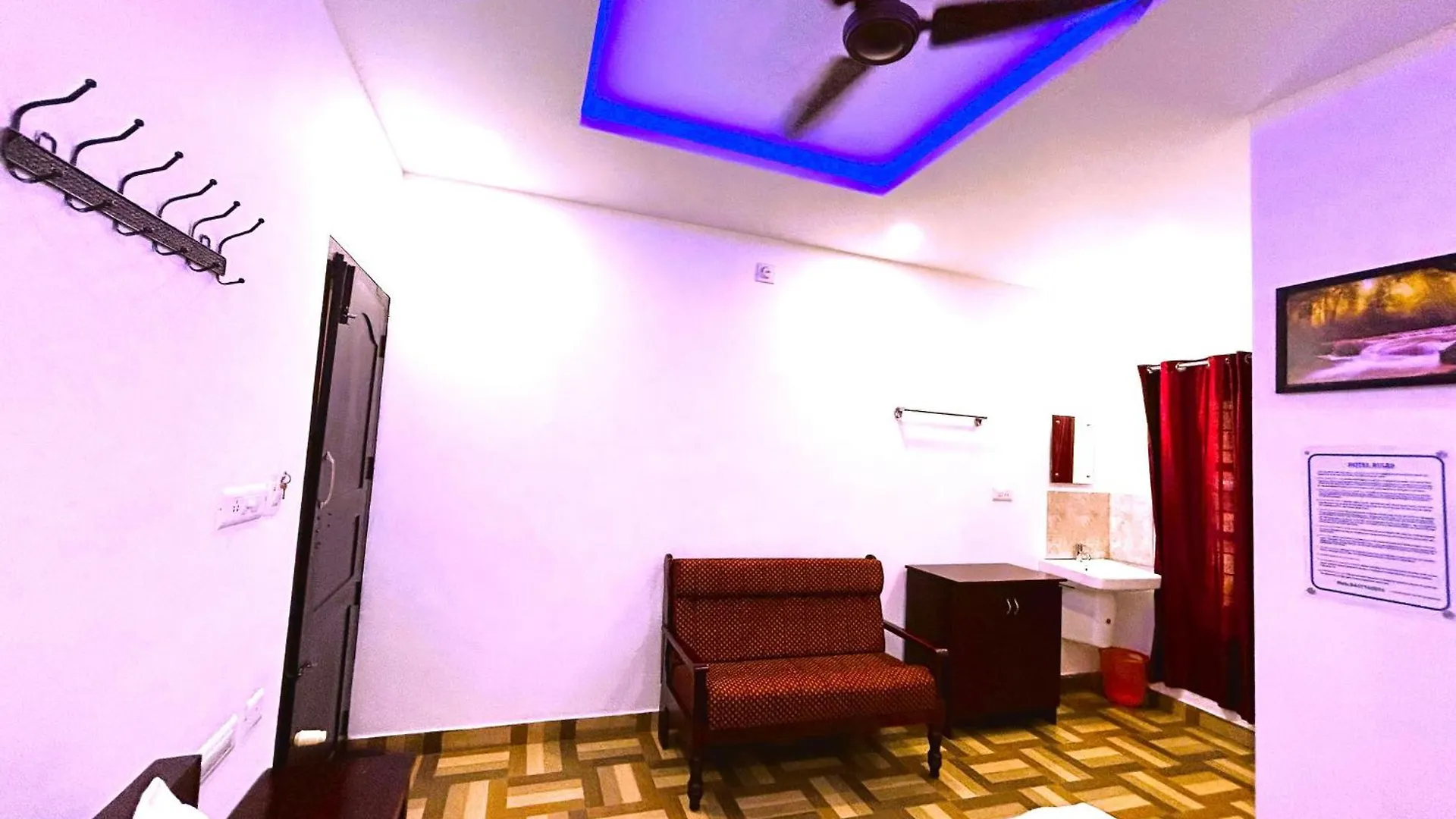 Deluxe Residency Hotel Kalpetta Guest house